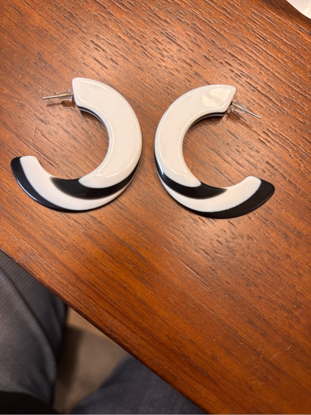 New vintage Black & White 80s Crescent Hoop Earrings